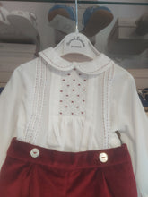 Load image into Gallery viewer, NEW AW23 Sarah Louise Boys Smocked Outfit White/Burgandy 013004