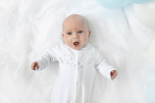 Load image into Gallery viewer, NEW AW25 Blues Baby White Unisex Velour Babygrow Hat BB2078